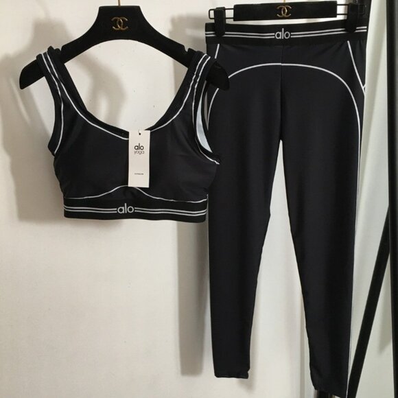 ALO Yoga Other - Alo  yoga set, tank top + stretchy slimming leggings